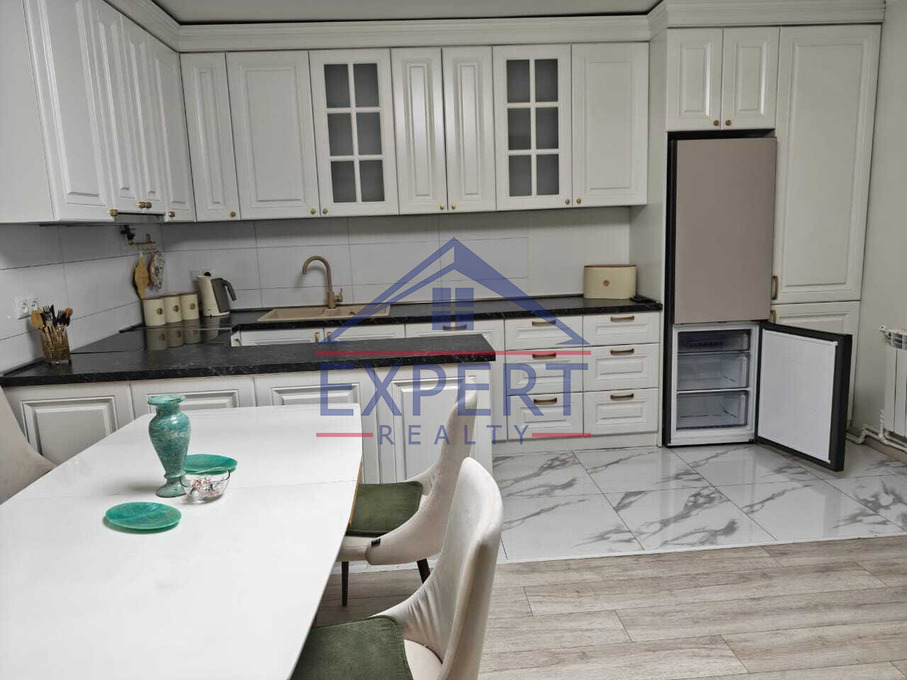 ԿԵՆՏՐՈՆ, ԽԱՆՋՅԱՆ ՓՈՂՈՑ, 3 ՍԵՆՅԱԿ