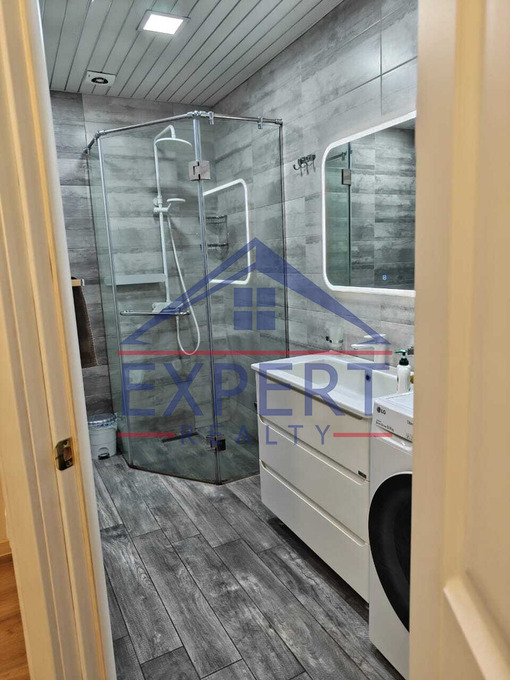 ԿԵՆՏՐՈՆ, ԽԱՆՋՅԱՆ ՓՈՂՈՑ, 3 ՍԵՆՅԱԿ