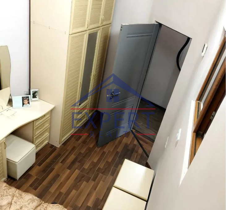 ԱՋԱՓՆԱՅԿ ՄԵԼՔՈՒՄՈՎ ՓՈՂՈՑ, 2 ՍԵՆՅԱԿ