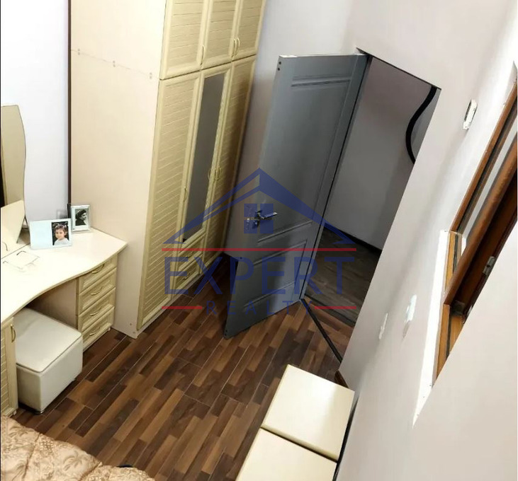 ԱՋԱՓՆԱՅԿ ՄԵԼՔՈՒՄՈՎ ՓՈՂՈՑ, 2 ՍԵՆՅԱԿ