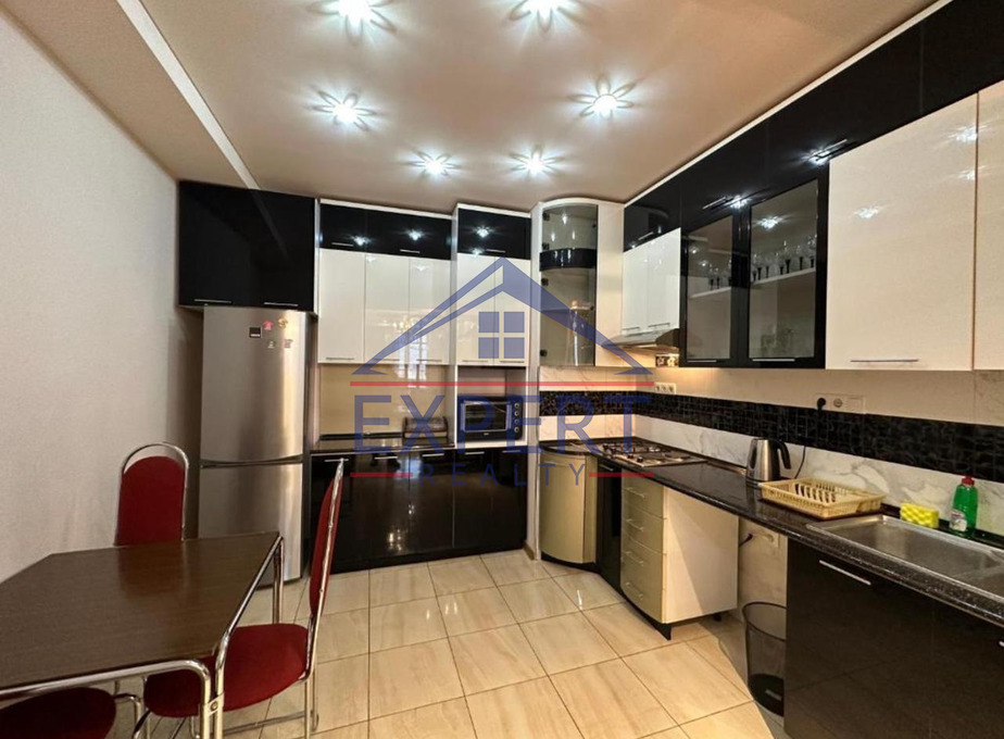 ԿԵՆՏՐՈՆ, ԾԻԾԵՌՆԱԿԱԲԵՐԴԻ ԽՃՈԻՂԻ, 3 ՍԵՆՅԱԿ