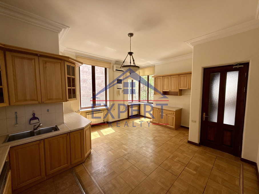 ԿԵՆՏՐՈՆ, ԱԼԵՔ ՄԱՆՈՒԿՅԱՆ, 353ՔՄ