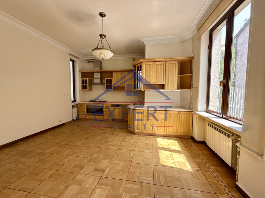 ԿԵՆՏՐՈՆ, ԱԼԵՔ ՄԱՆՈՒԿՅԱՆ, 353ՔՄ