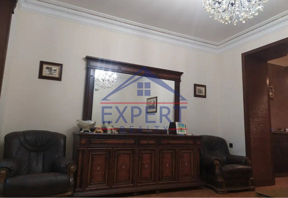 ԿԵՆՏՐՈՆ, ԻՍԱՀԱԿՅԱՆ ՓՈՂՈՑ, 3 ՍԵՆՅԱԿ