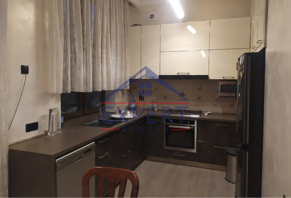 ԿԵՆՏՐՈՆ, ԻՍԱՀԱԿՅԱՆ ՓՈՂՈՑ, 3 ՍԵՆՅԱԿ