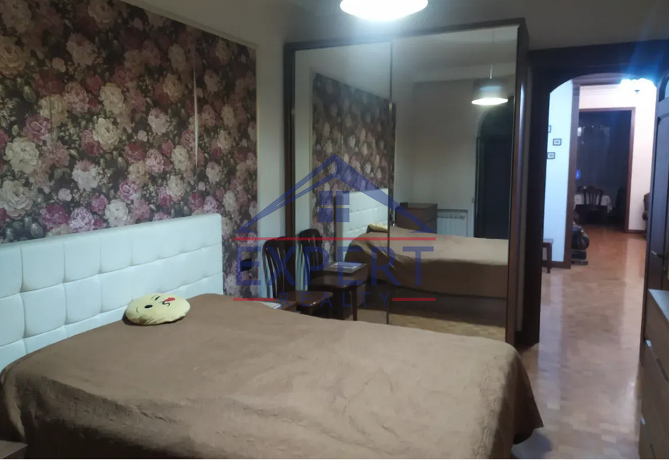 ԿԵՆՏՐՈՆ, ԻՍԱՀԱԿՅԱՆ ՓՈՂՈՑ, 3 ՍԵՆՅԱԿ