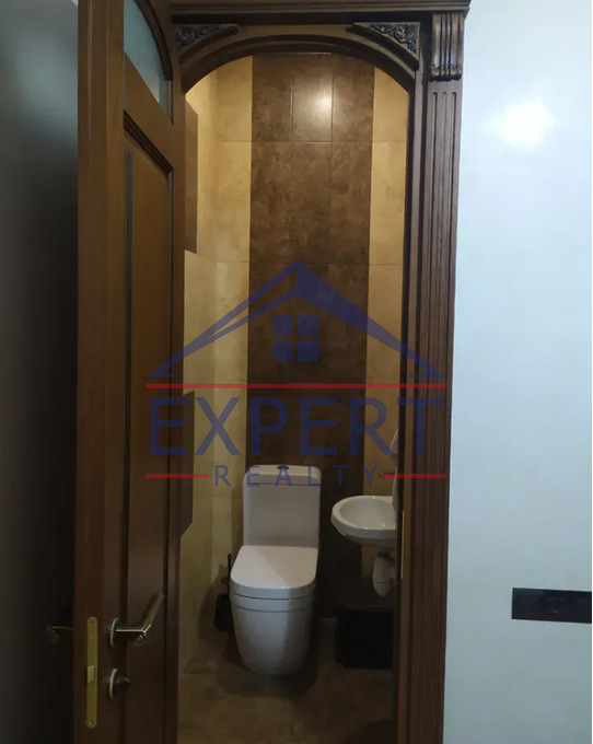 ԿԵՆՏՐՈՆ, ԻՍԱՀԱԿՅԱՆ ՓՈՂՈՑ, 3 ՍԵՆՅԱԿ