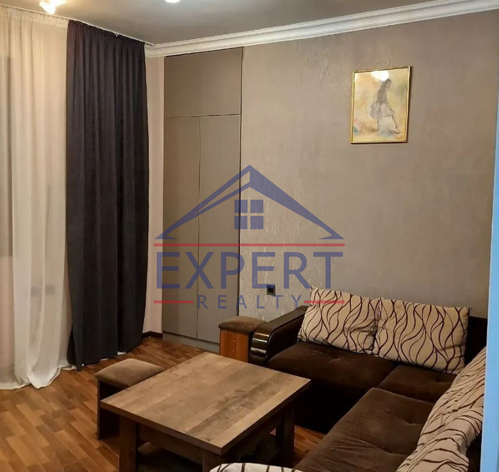 ԱՋԱՓՆՅԱԿ ՄԵԼՔՈՒՄՈՎ ՓՈՂՈՑ, 2 ՍԵՆՅԱԿ