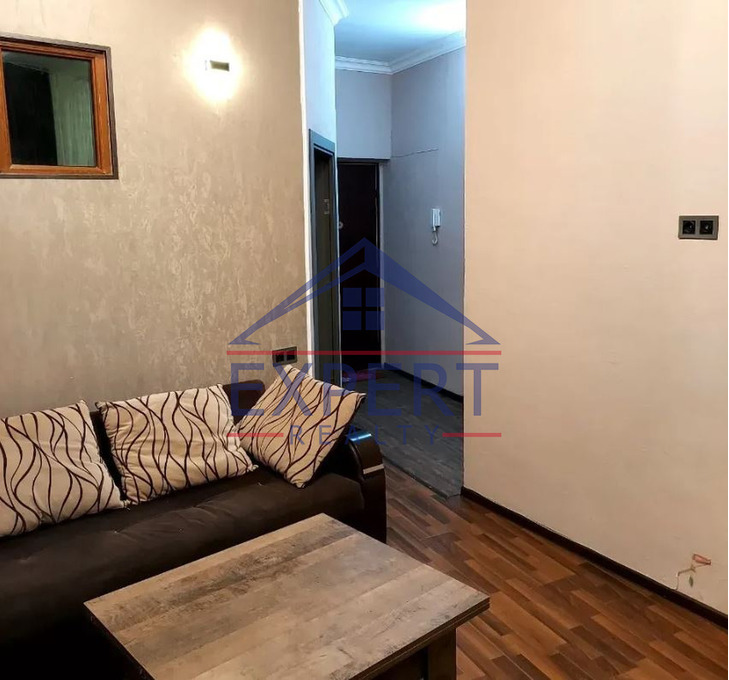 ԱՋԱՓՆՅԱԿ ՄԵԼՔՈՒՄՈՎ ՓՈՂՈՑ, 2 ՍԵՆՅԱԿ