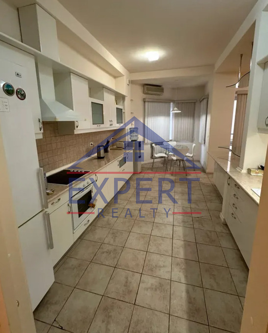 ԿԵՆՏՐՈՆ, ՀՅՈՒՍԻՍԱՅԻՆ ՊՈՂՈՏԱ, 3 ՍԵՆՅԱԿ