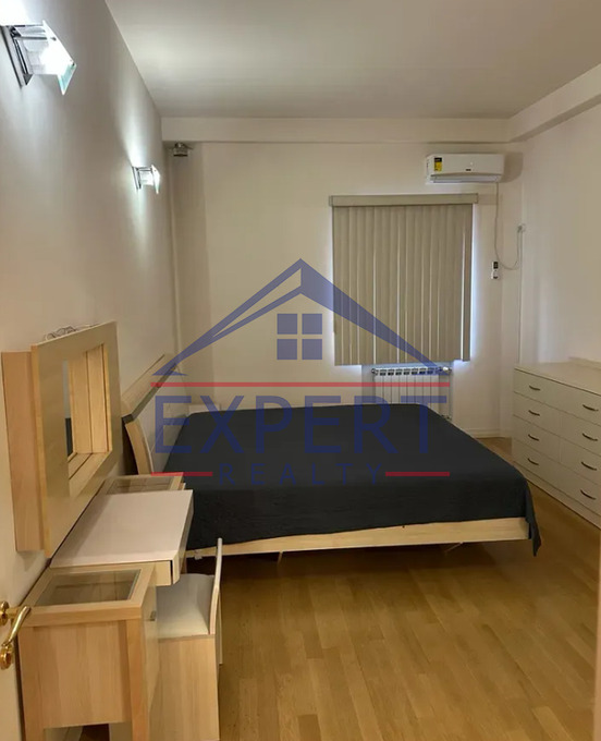 ԿԵՆՏՐՈՆ, ՀՅՈՒՍԻՍԱՅԻՆ ՊՈՂՈՏԱ, 3 ՍԵՆՅԱԿ