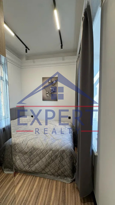 ԿԵՆՏՐՈՆ, ՆԱԼԲԱՆԴՅԱՆ ՓՈՂՈՑ, 2 ՍԵՆՅԱԿ