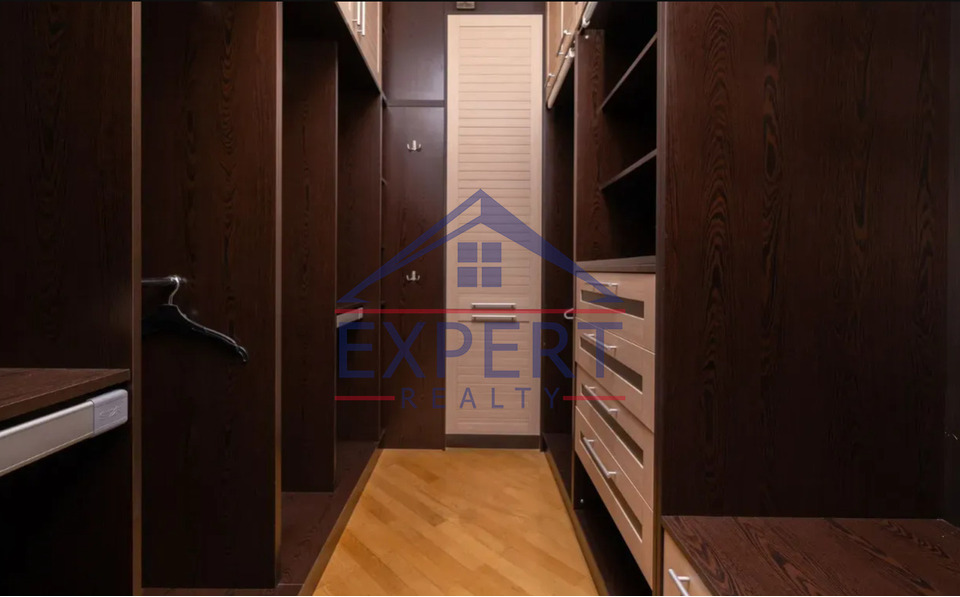 ԿԵՆՏՐՈՆ, ԱԲՈՎՅԱՆ ՓՈՂՈՑ, 3 ՍԵՆՅԱԿ