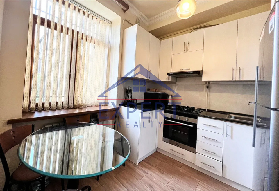 ԱՐԱԲԿԻՐ, ԿՈՄԻՏԱՍԻ ՊՈՂՈՏԱ, 4 ՍԵՆՅԱԿ