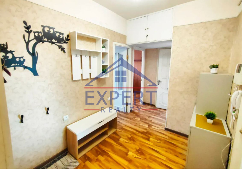 ԿԵՆՏՐՈՆ ԵՐՎԱՆԴ ՔՈՉԱՐ, 3 ՍԵՆՅԱԿ