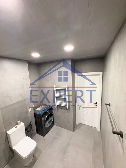 ԱՐԱԲԿԻՐ, ԿՈՄԻՏԱՍԻ ՊՈՂՈՏԱ, 3 ՍԵՆՅԱԿ