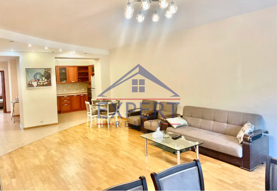 ԿԵՆՏՐՈՆ, ՄԱՇՏՈՑԻ ՊՈՂՈՏԱ, 3 ՍԵՆՅԱԿ