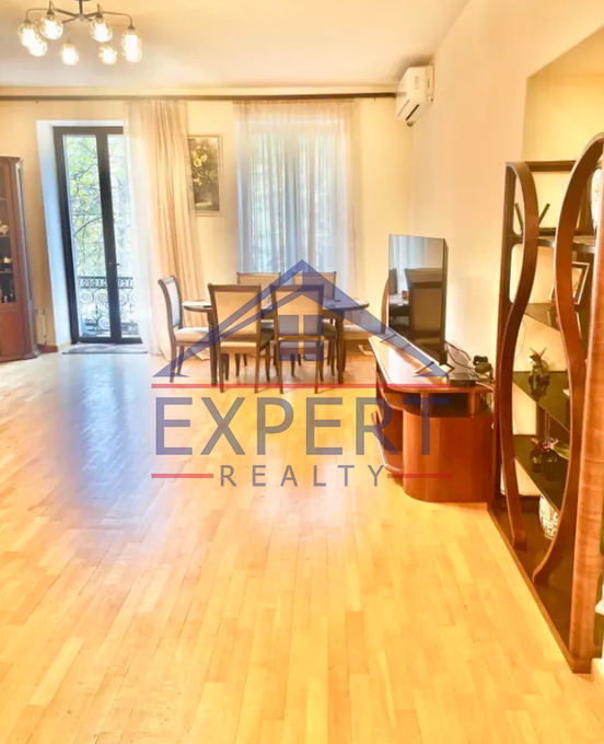 ԿԵՆՏՐՈՆ, ՄԱՇՏՈՑԻ ՊՈՂՈՏԱ, 3 ՍԵՆՅԱԿ