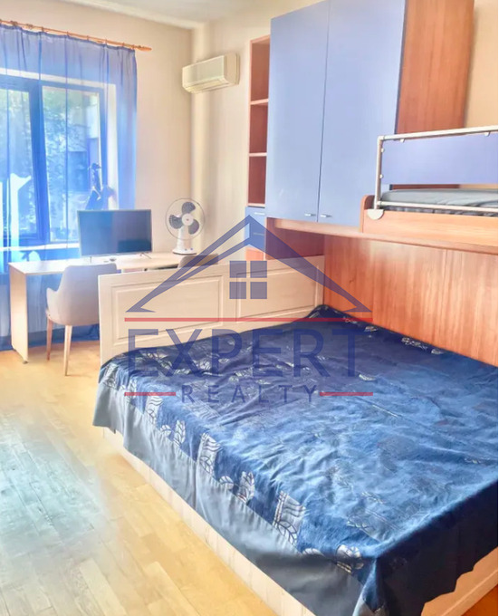 ԿԵՆՏՐՈՆ, ՄԱՇՏՈՑԻ ՊՈՂՈՏԱ, 3 ՍԵՆՅԱԿ