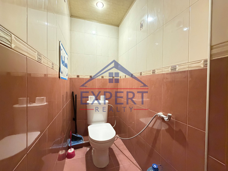 ԿԵՆՏՐՈՆ, ՊԱՐՈՆՅԱՆ ՓՈՂՈՑ, 3 ՍԵՆՅԱԿ