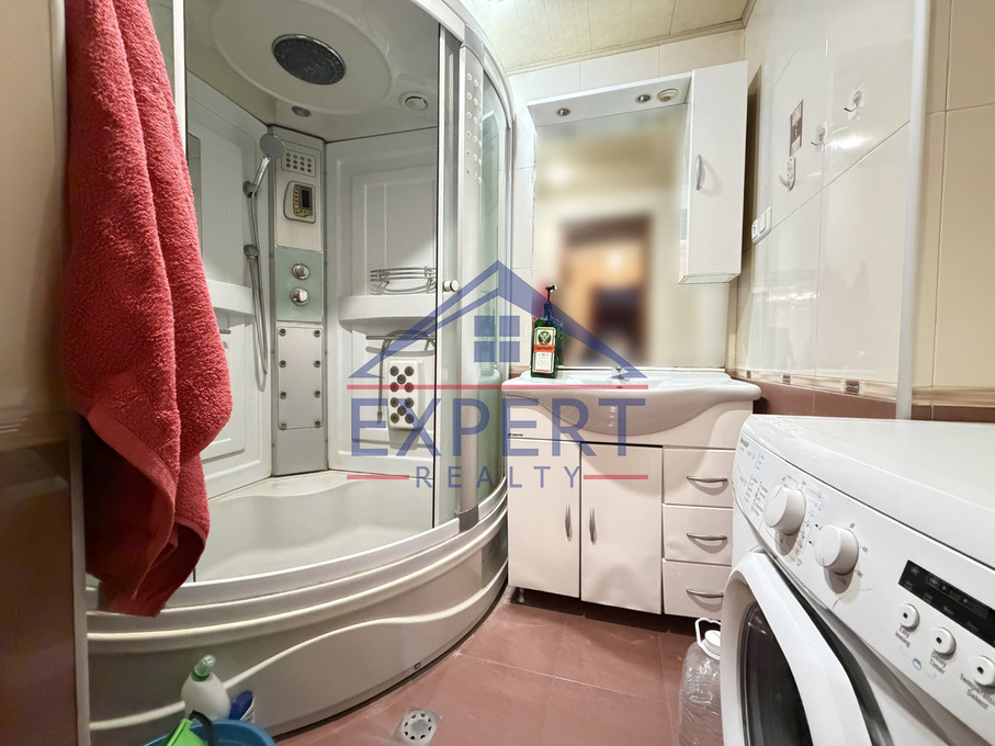 ԿԵՆՏՐՈՆ, ՊԱՐՈՆՅԱՆ ՓՈՂՈՑ, 3 ՍԵՆՅԱԿ