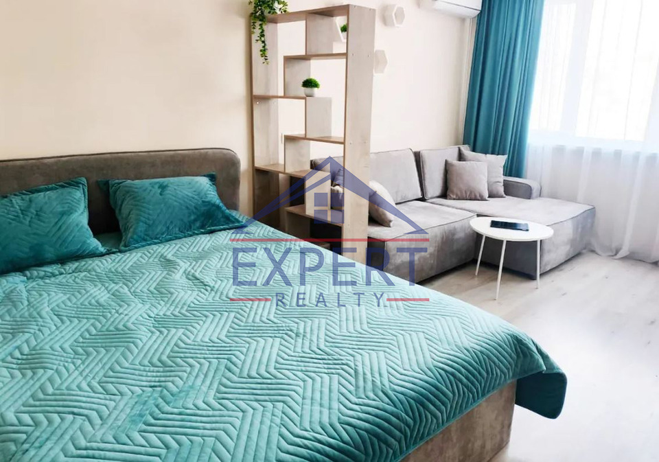 ԿԵՆՏՐՈՆ ԵՐՎԱՆԴ ՔՈՉԱՐ, 1 ՍԵՆՅԱԿ