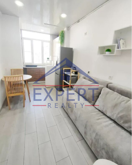 ԿԵՆՏՐՈՆ ԵՐՎԱՆԴ ՔՈՉԱՐ, 1 ՍԵՆՅԱԿ