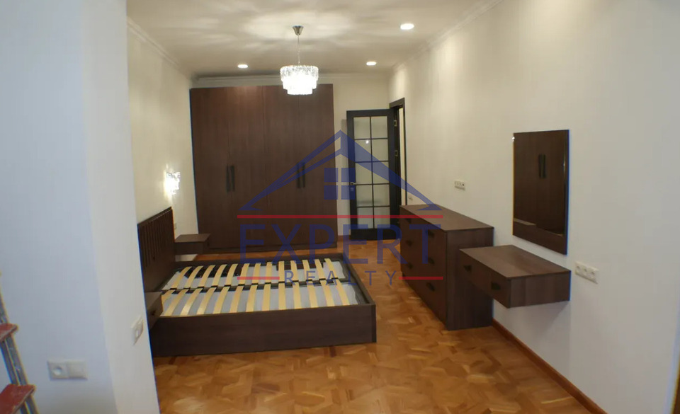 ԿԵՆՏՐՈՆ, ԱԲՈՎՅԱՆ ՓՈՂՈՑ, 3 ՍԵՆՅԱԿ