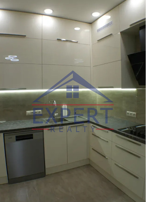 ԿԵՆՏՐՈՆ, ԱԲՈՎՅԱՆ ՓՈՂՈՑ, 3 ՍԵՆՅԱԿ