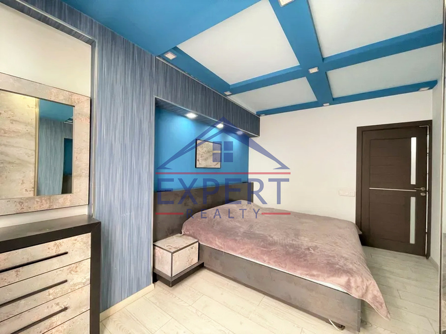 ԿԵՆՏՐՈՆ, ՊՈՒՇԿԻՆԻ ՓՈՂՈՑ, 2 ՍԵՆՅԱԿ