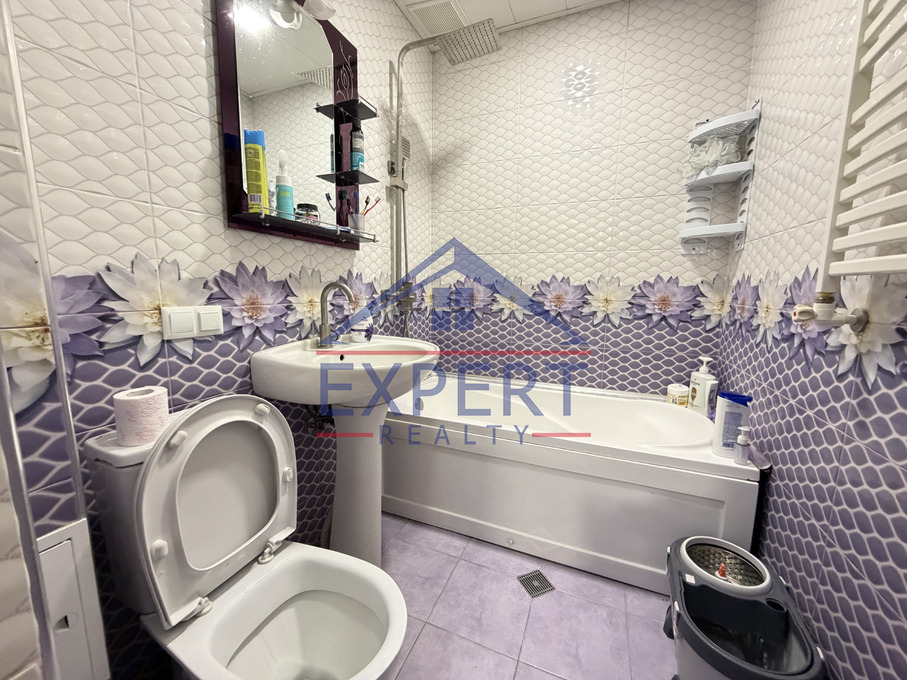 ԷՐԵԲՈՒՆԻ, ՆՈՐ ԱՐԵՇ, 4 ՍԵՆՅԱԿ