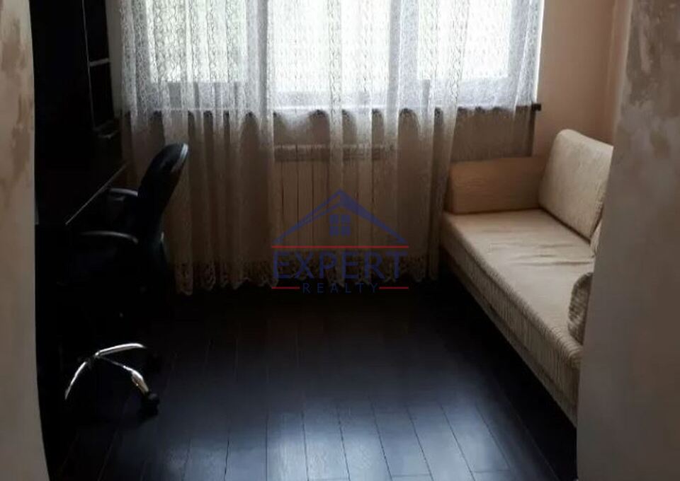 ԱՐԱԲԿԻՐ, ԿՈՄԻՏԱՍԻ ՊՈՂՈՏԱ, 1 ՍԵՆՅԱԿ