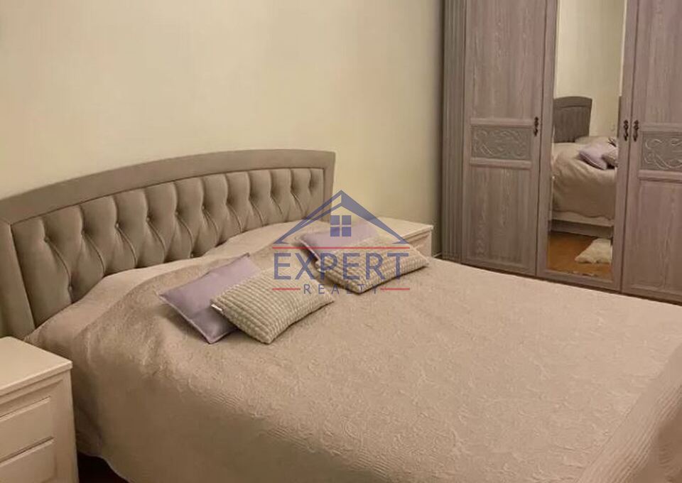 ԱՐԱԲԿԻՐ, ԿՈՄԻՏԱՍԻ ՊՈՂՈՏԱ, 1 ՍԵՆՅԱԿ