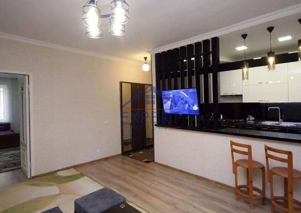 ԿԵՆՏՐՈՆ,ԶԱՔՅԱՆ ՓՈՂՈՑ  3 ՍԵՆՅԱԿ