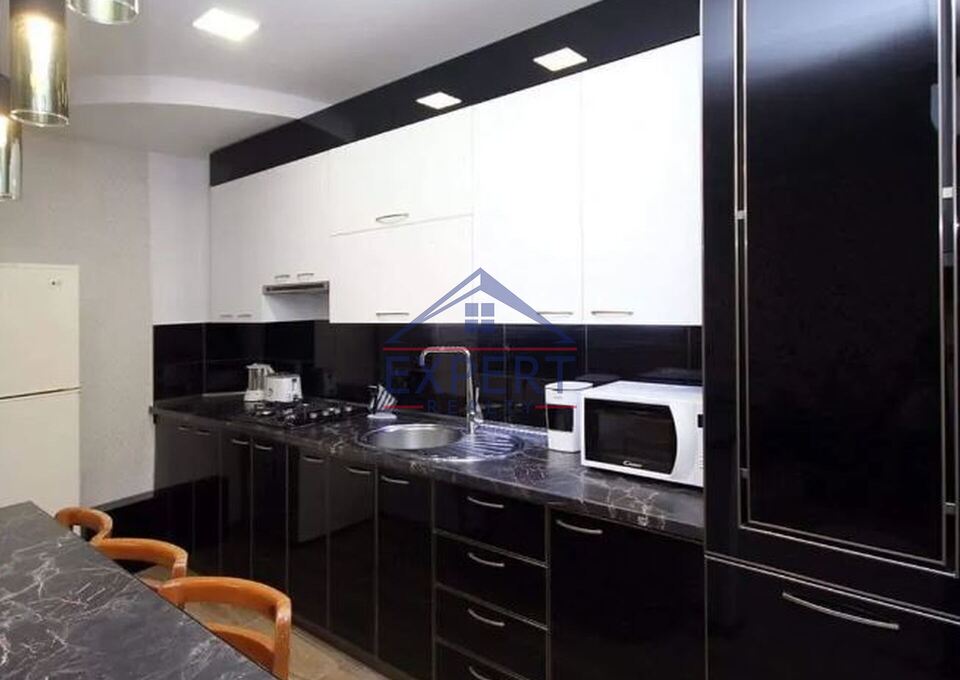 ԿԵՆՏՐՈՆ,ԶԱՔՅԱՆ ՓՈՂՈՑ  3 ՍԵՆՅԱԿ