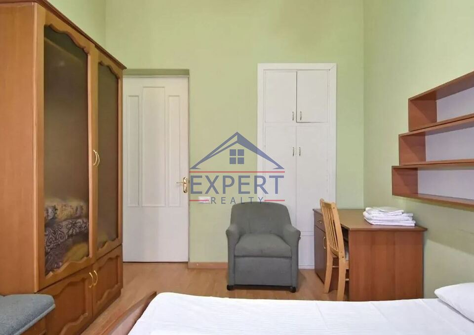 ԿԵՆՏՐՈՆ, ՏՊԱԳՐԻՉՆԵՐԻ ՓՈՂՈՑ, 3 ՍԵՆՅԱԿ