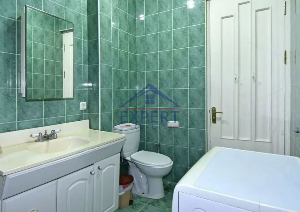 ԿԵՆՏՐՈՆ, ՏՊԱԳՐԻՉՆԵՐԻ ՓՈՂՈՑ, 3 ՍԵՆՅԱԿ