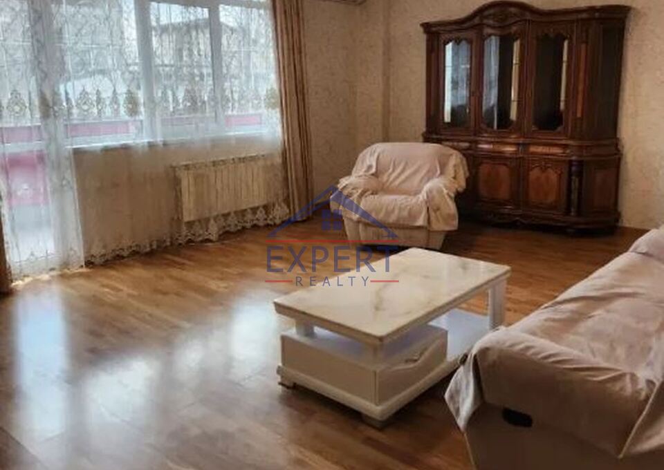 ԿԵՆՏՐՈՆ ՌՈՍՏՈՄԻ ՓՈՂՈՑ, 3 ՍԵՆՅԱԿ