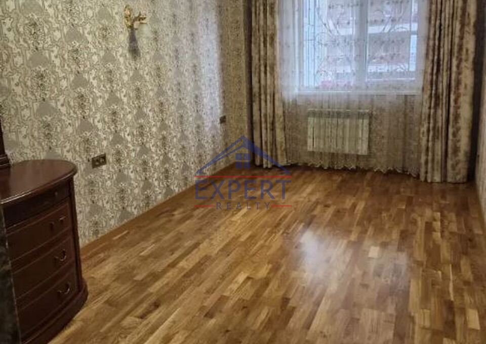 ԿԵՆՏՐՈՆ ՌՈՍՏՈՄԻ ՓՈՂՈՑ, 3 ՍԵՆՅԱԿ