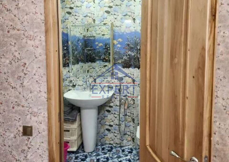 ԿԵՆՏՐՈՆ ՌՈՍՏՈՄԻ ՓՈՂՈՑ, 3 ՍԵՆՅԱԿ