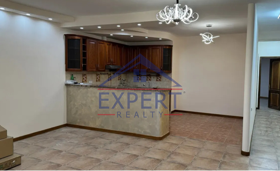 ԱՐԱԲԿԻՐ, ԿՈՄԻՏԱՍԻ ՊՈՂՈՏԱ, 3 ՍԵՆՅԱԿ