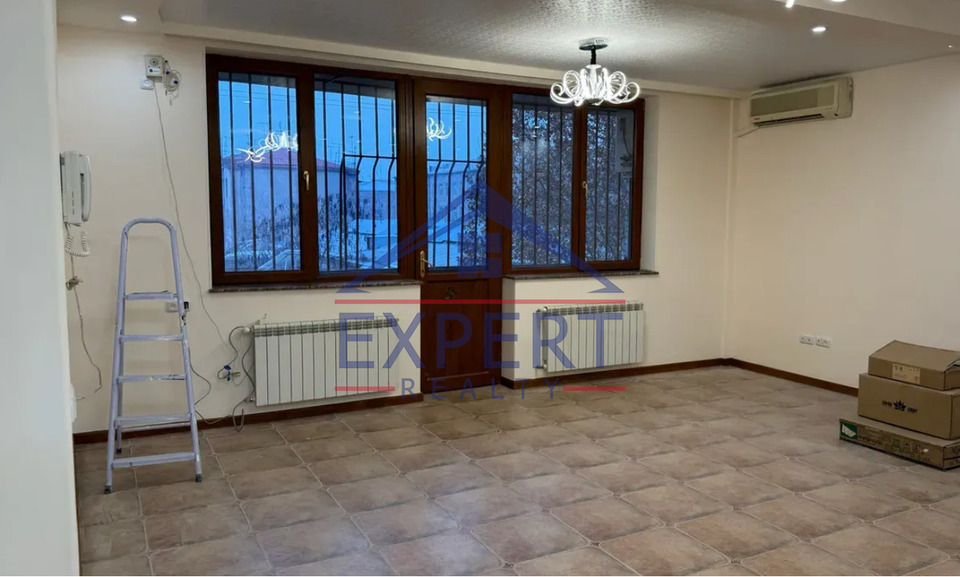 ԱՐԱԲԿԻՐ, ԿՈՄԻՏԱՍԻ ՊՈՂՈՏԱ, 3 ՍԵՆՅԱԿ