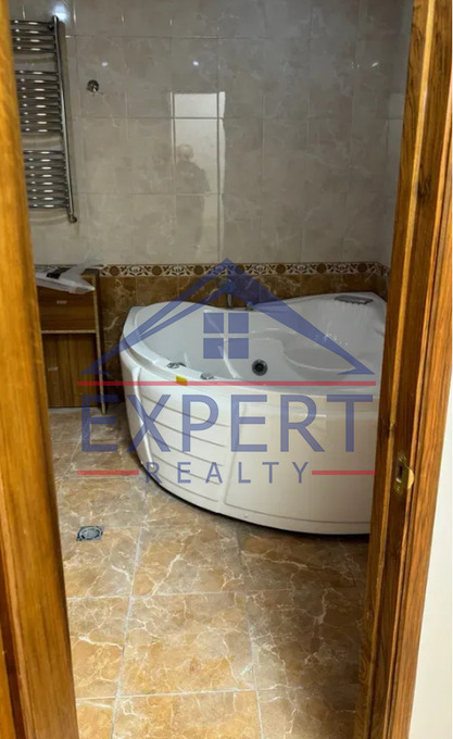 ԱՐԱԲԿԻՐ, ԿՈՄԻՏԱՍԻ ՊՈՂՈՏԱ, 3 ՍԵՆՅԱԿ