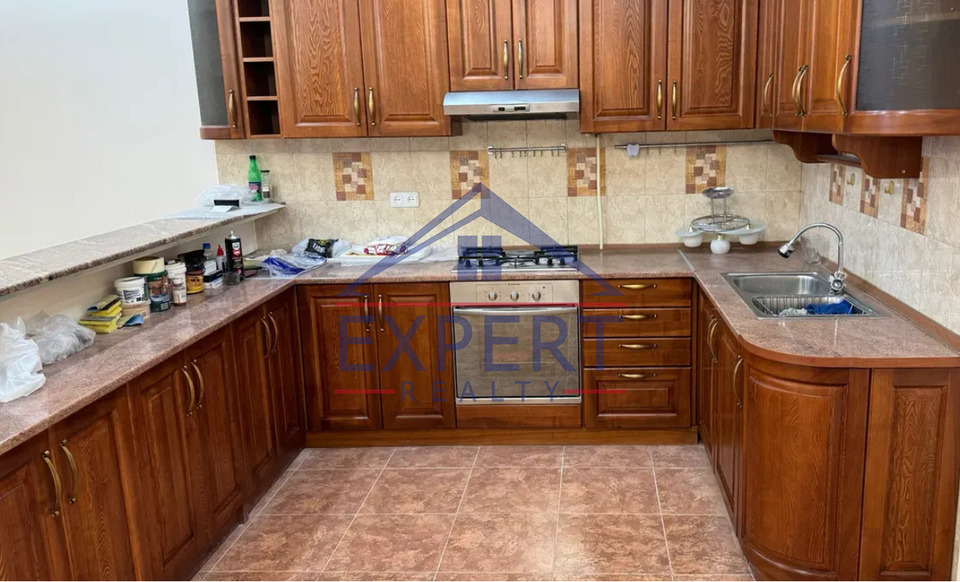 ԱՐԱԲԿԻՐ, ԿՈՄԻՏԱՍԻ ՊՈՂՈՏԱ, 3 ՍԵՆՅԱԿ