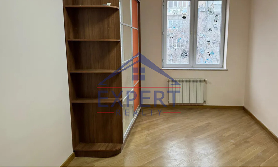 ԱՐԱԲԿԻՐ, ԿՈՄԻՏԱՍԻ ՊՈՂՈՏԱ, 3 ՍԵՆՅԱԿ