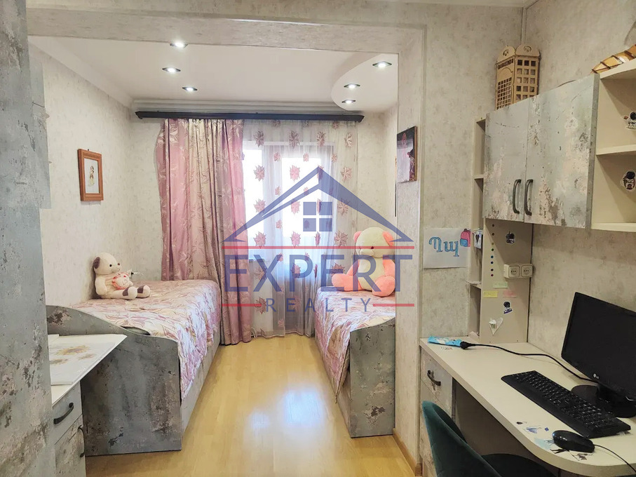 ՔԱՆԱՔԵՌ ԶԵՅԹՈՒՆ, ՄԻՆԱՍ ԱՎԵՏԻՍՅԱՆ ՓՈՂՈՑ, 3 ՍԵՆՅԱԿ