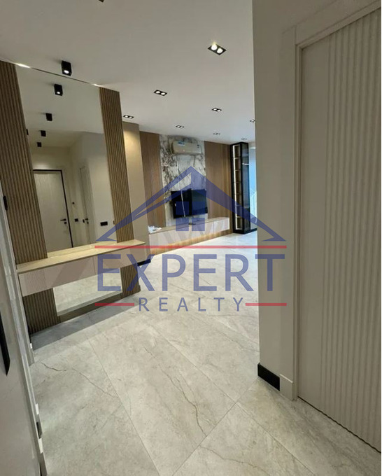 ԿԵՆՏՐՈՆ, ՏԻԳՐԱՆ ՄԵԾ, 2 ՍԵՆՅԱԿ