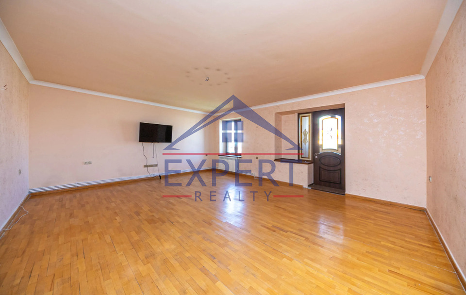 ՔԱՆԱՔԵՌ-ԶԵՅԹՈՒՆ, ԱՀԱՐՈՆՅԱՆ ՓՈՂՈՑ, 3 ՍԵՆՅԱԿ