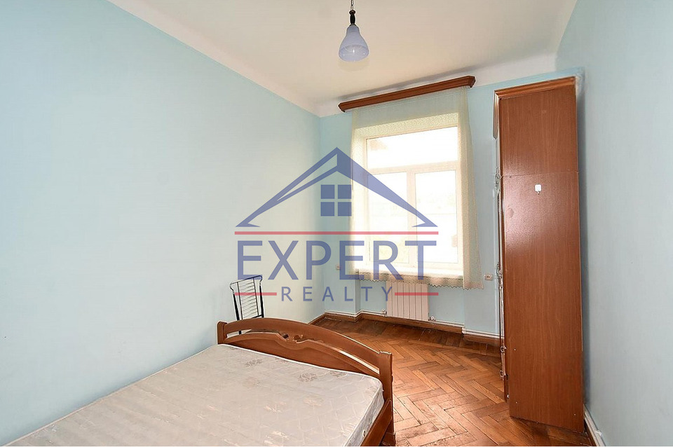 ԿԵՆՏՐՈՆ, ԱՂԱՅԱՆ ՓՈՂՈՑ, 3 ՍԵՆՅԱԿ