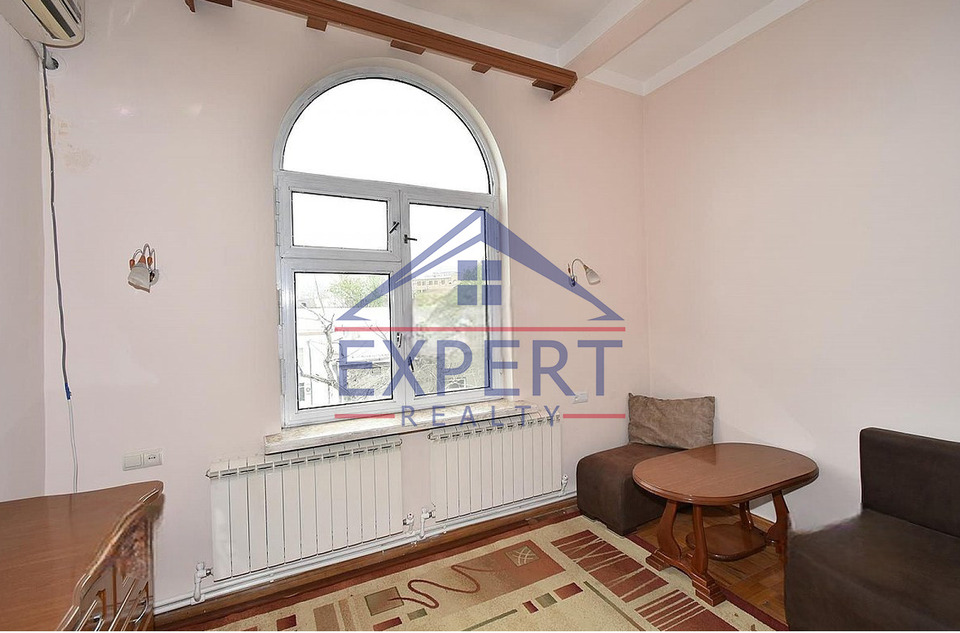 ԿԵՆՏՐՈՆ, ԱՂԱՅԱՆ ՓՈՂՈՑ, 3 ՍԵՆՅԱԿ